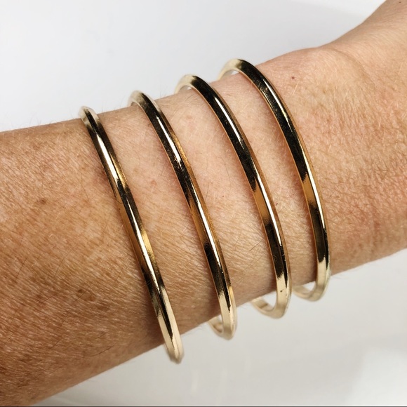 ☀️Gold cuff bracelet☀️ - Picture 2 of 3